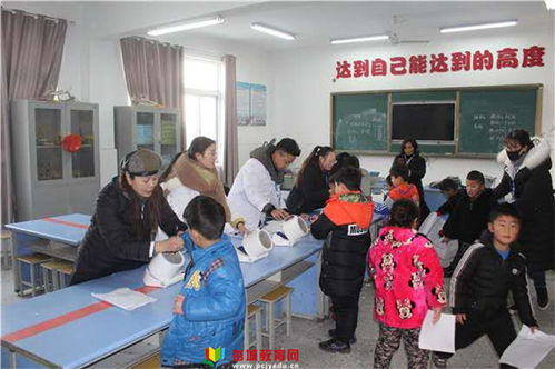 铜山区柳新镇苏家小学全体学生参加健康体检