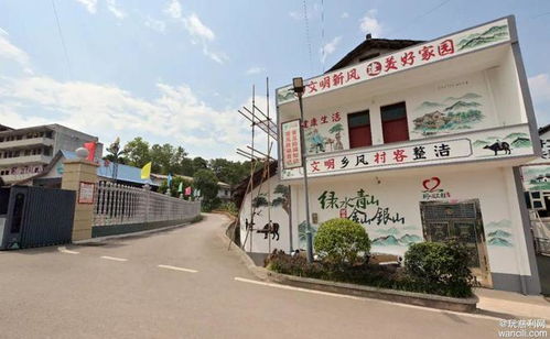 慈利县东岳观镇 修好路让农产品出村,投资者进村